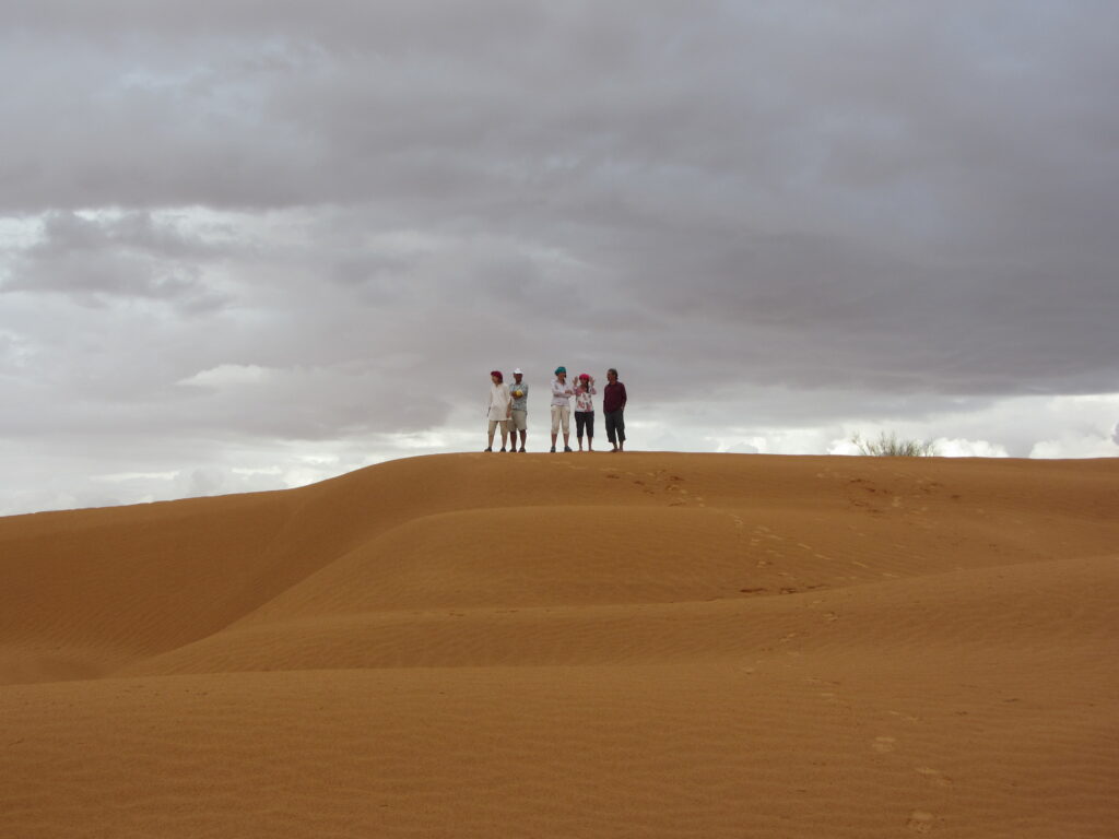 Alleinreisende in der Sahara