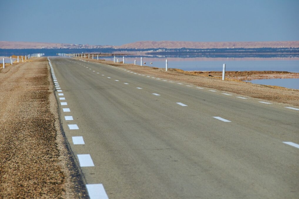 Das Phänomen Fata Morgana in der Saharawüste